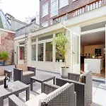 Top Location 2 Bedroom Groundfloor Home With Garden
