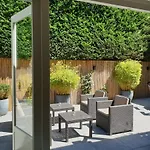 Top Location 2 Bedroom Groundfloor Home With Garden