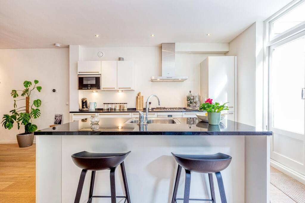 Location 2 Bedroom Groundfloor With Garden *
