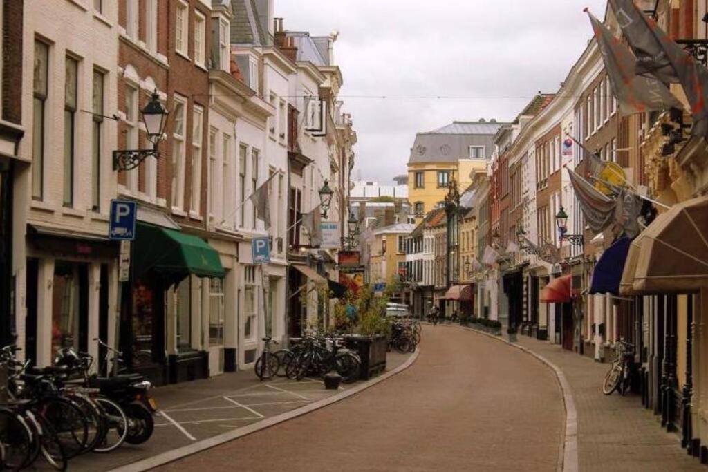 Location 2 Bedroom Groundfloor With Garden * Den Haag